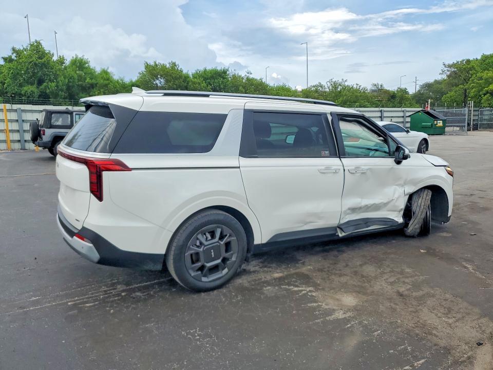 Photo 3 from auction – 2025 KIA CARNIVAL with VIN KNDNC5KA2S6077243