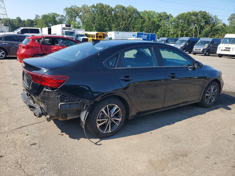 Photo 3 from auction – 2023 KIA FORTE with VIN 3KPF24AD0PE596192