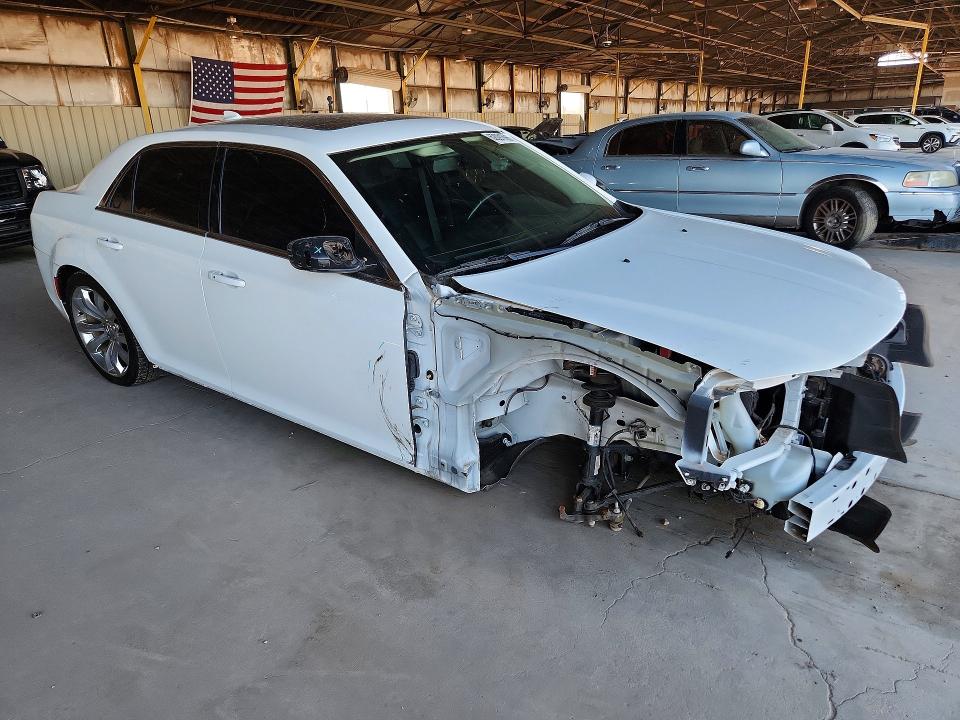 Photo 4 from auction – 2020 CHRYSLER 300 with VIN 2C3CCAAG8LH117772