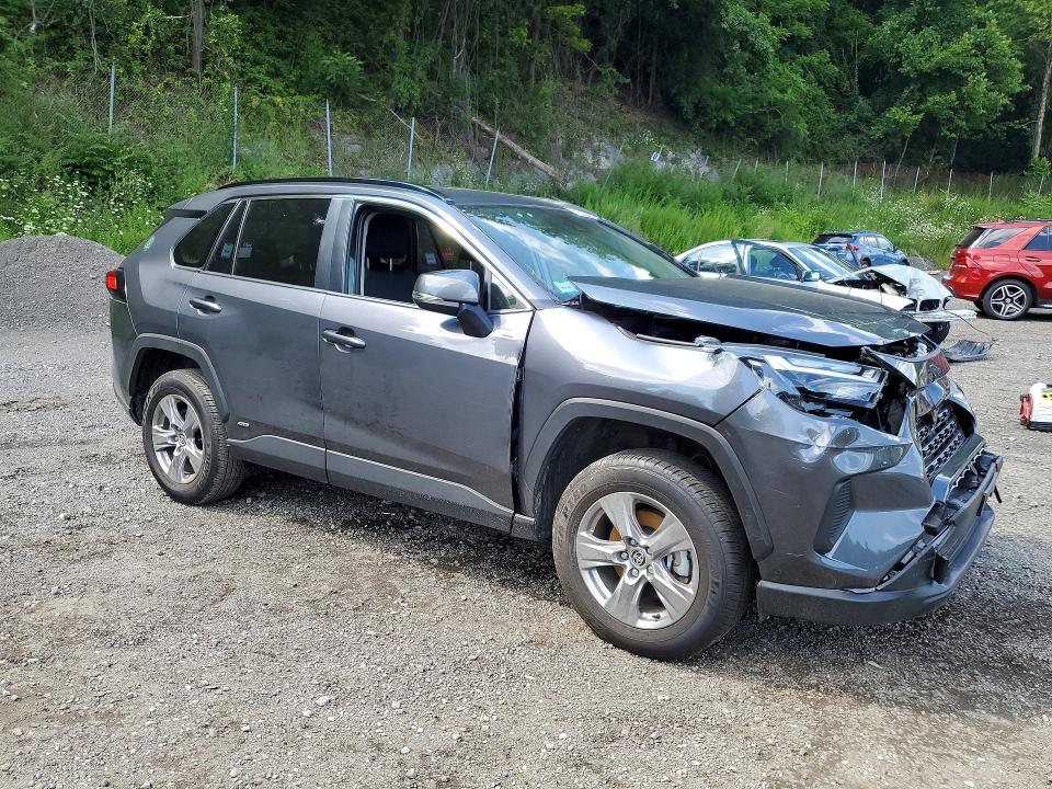 Photo 4 from auction – 2025 TOYOTA RAV4 with VIN JTMMWRFV9SD354800