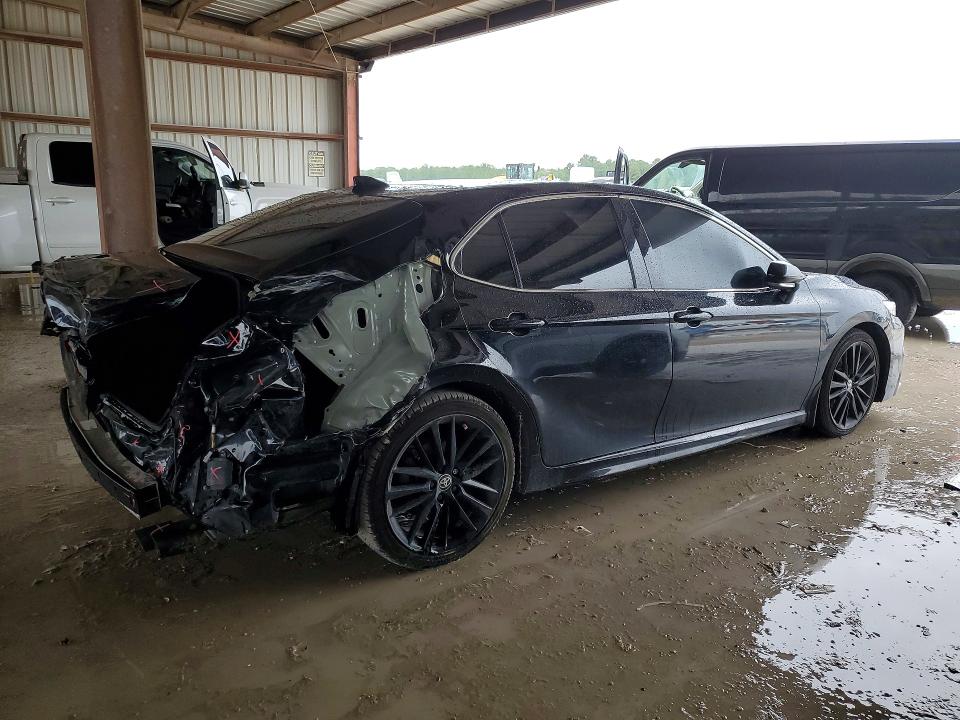Photo 3 from auction – 2022 TOYOTA CAMRY with VIN 4T1K61AK8NU020554