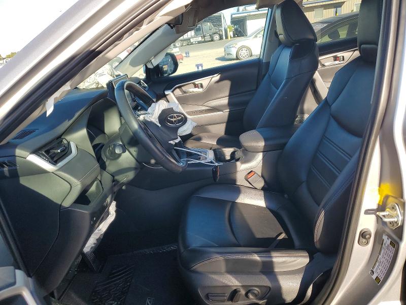 Photo 7 from auction – 2019 TOYOTA RAV4 with VIN 2T3C1RFV7KC020327