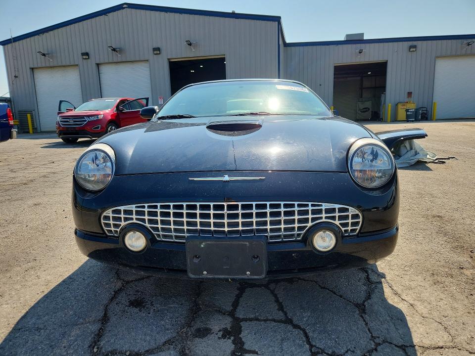 Photo 5 from auction – 2003 FORD THUNDERBIRD with VIN 1FAHP60A83Y100899