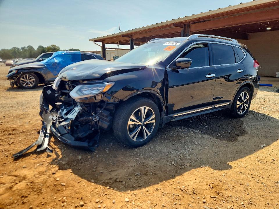 NISSAN ROGUE 2017 with VIN JN8AT2MT5HW142837 - Photo from auction