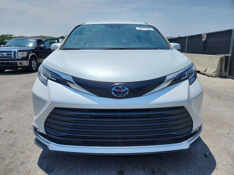 Photo 5 from auction – 2022 TOYOTA SIENNA with VIN 5TDJRKEC5NS091585