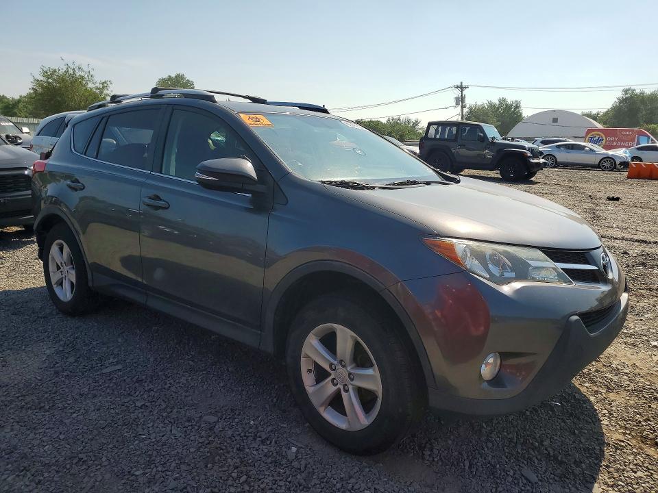 Photo 4 from auction – 2013 TOYOTA RAV4 with VIN JTMRFREV2D5007765