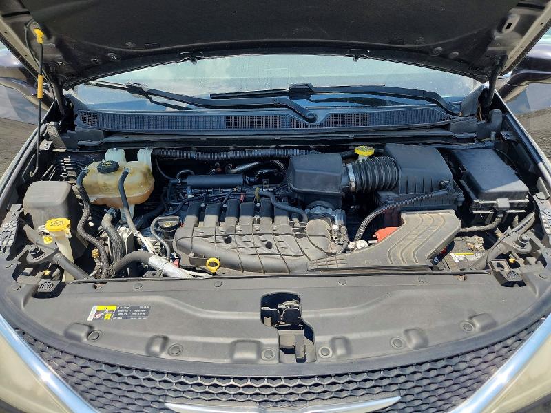 Photo 12 from auction – 2017 CHRYSLER PACIFICA with VIN 2C4RC1BG4HR543321