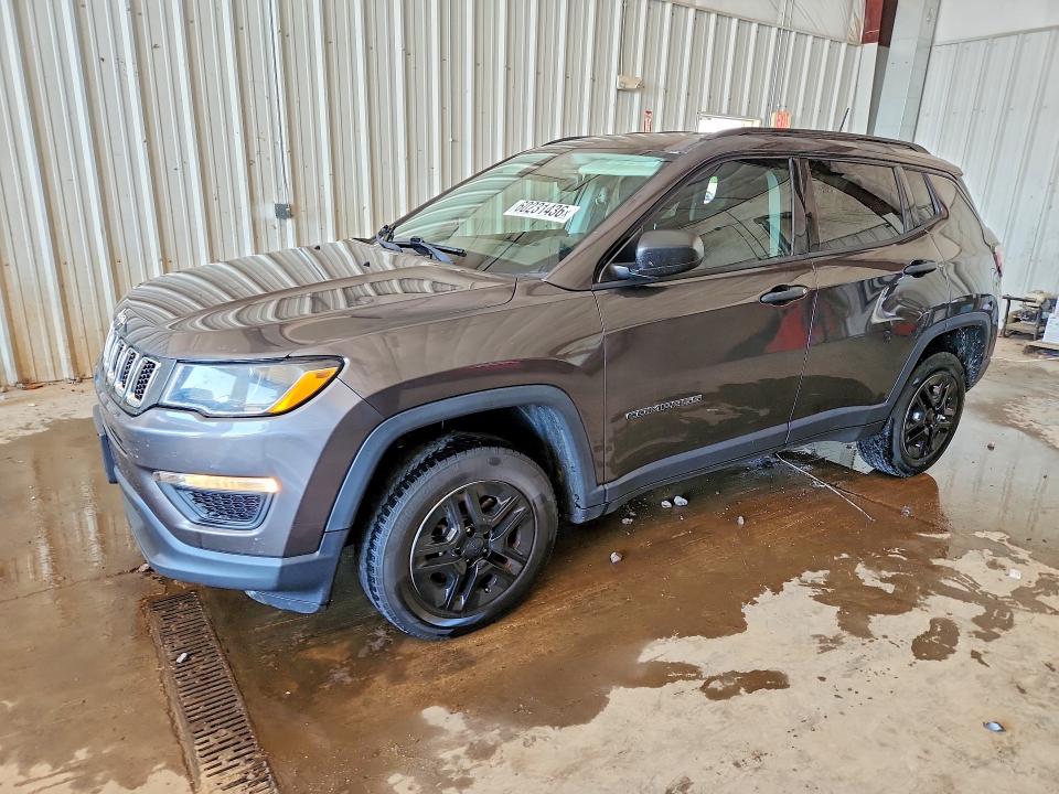 JEEP COMPASS 2018 with VIN 3C4NJDAB6JT115684 - Photo from auction