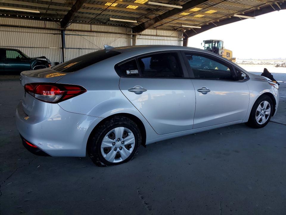 Photo 3 from auction – 2017 KIA FORTE with VIN 3KPFK4A74HE096967