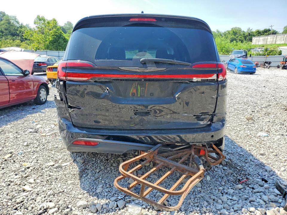 Photo 6 from auction – 2023 CHRYSLER PACIFICA with VIN 2C4RC3BG1PR605428