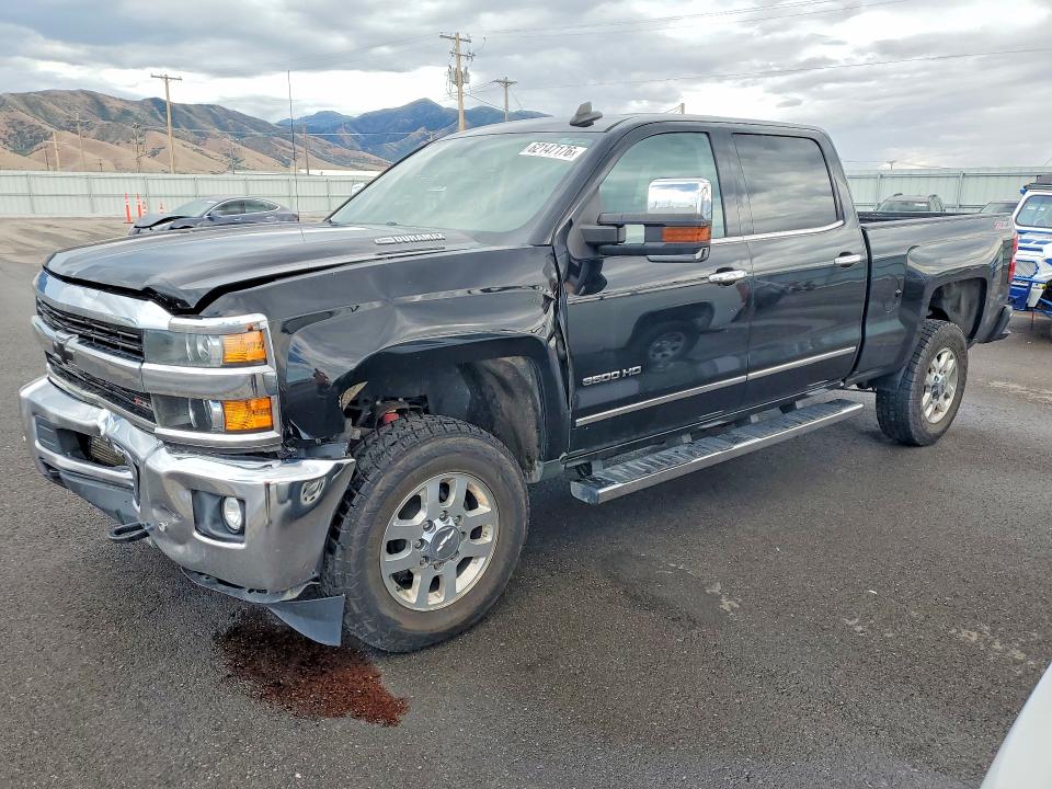 CHEVROLET SILVERADO 2015 with VIN 1GC4K0C83FF678261 - Photo from auction
