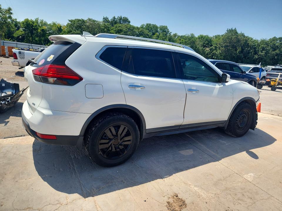 Photo 3 from auction – 2017 NISSAN ROGUE with VIN KNMAT2MV2HP521804
