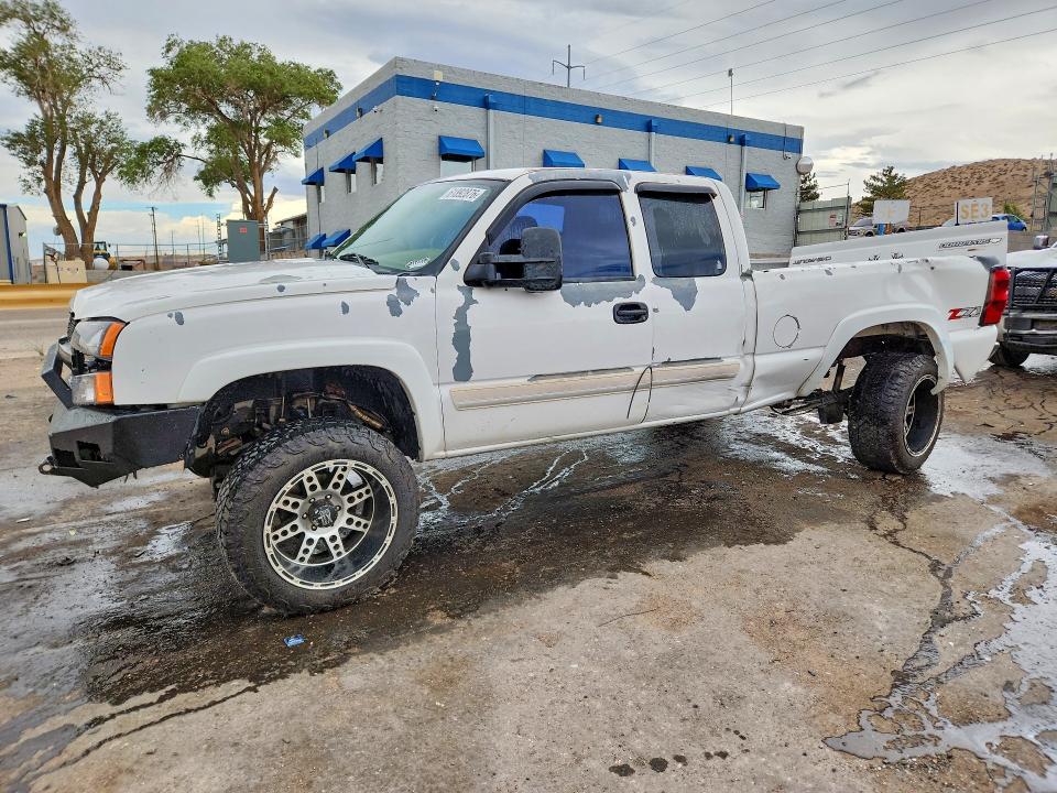 CHEVROLET SILVERADO 2004 with VIN 2GCEK19T441212901 - Photo from auction