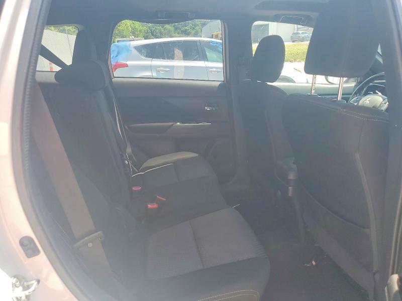 Photo 10 from auction – 2018 MITSUBISHI OUTLANDER with VIN JA4AD3A30JZ025569