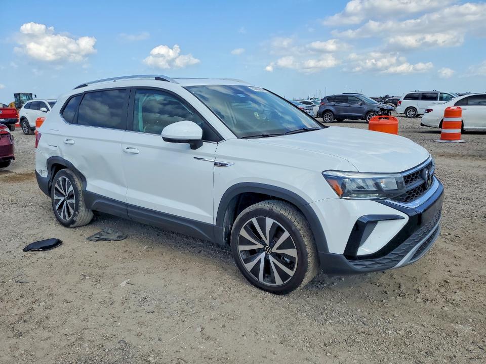 Снимка 4 от търг – 2024 VOLKSWAGEN TAOS с VIN 3VVEX7B25RM025478