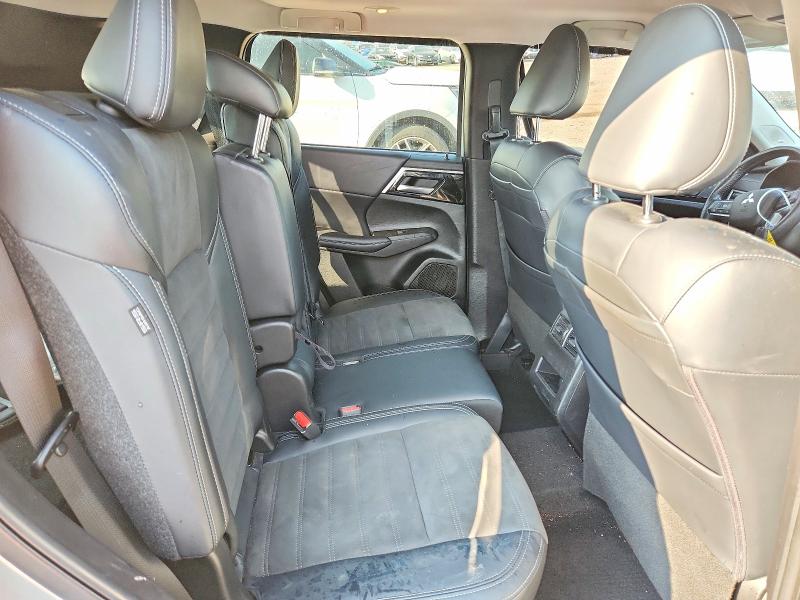 Photo 11 from auction – 2023 MITSUBISHI OUTLANDER with VIN JA4J3UA89PZ058552