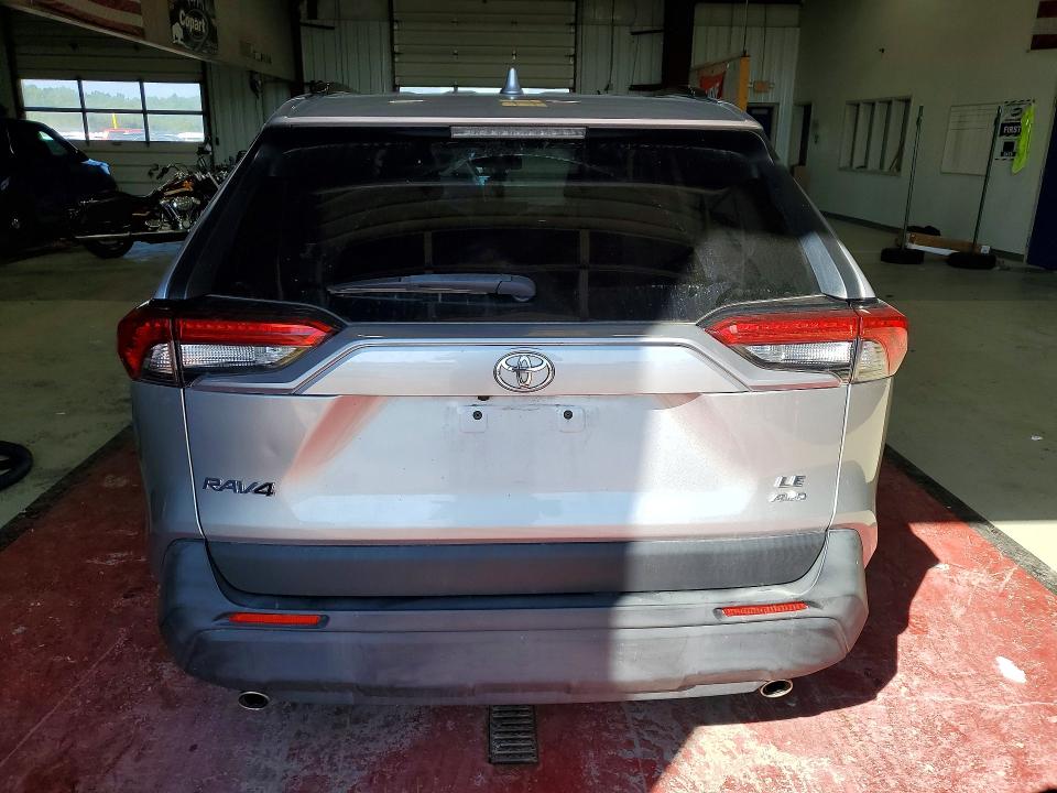 Photo 6 from auction – 2021 TOYOTA RAV4 with VIN JTMF1RFV1MD079224
