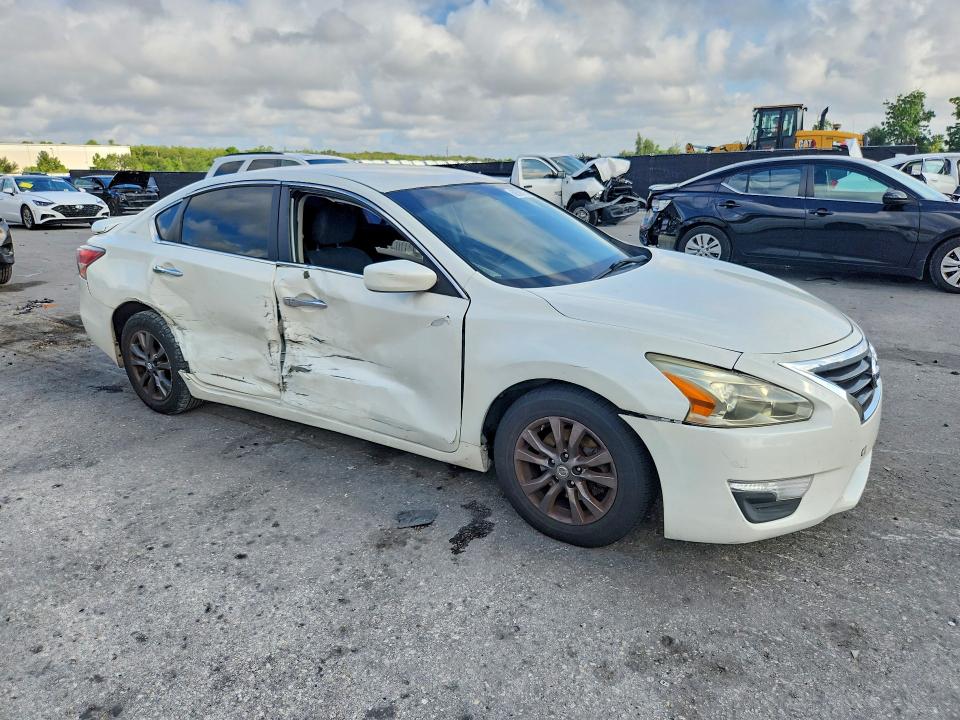 Photo 4 from auction – 2015 NISSAN ALTIMA with VIN 1N4AL3AP3FC196280