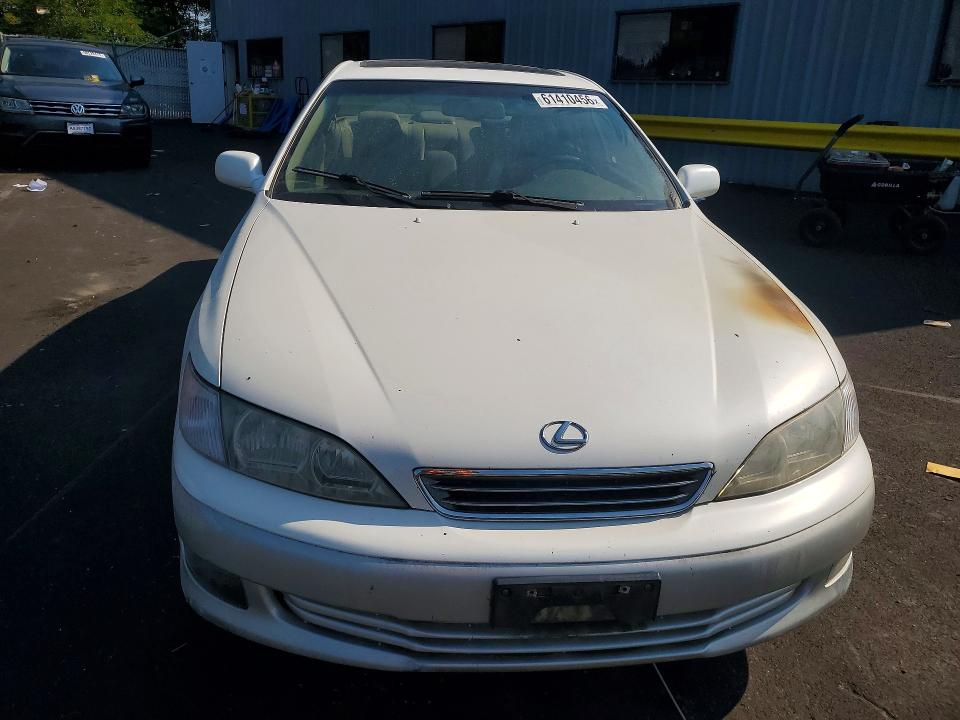Photo 5 from auction – 2001 LEXUS ES with VIN JT8BF28GX10329051