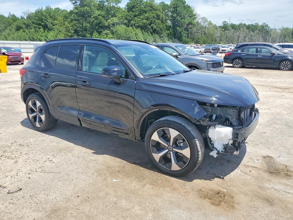 Photo 4 from auction – 2026 VOLVO XC40 with VIN YV4L12UC4T2714052