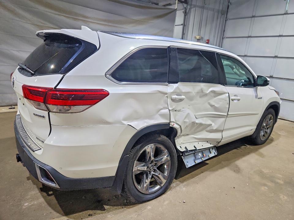 Фото 3 с аукциона – 2019 TOYOTA HIGHLANDER с VIN 5TDDGRFH7KS072697
