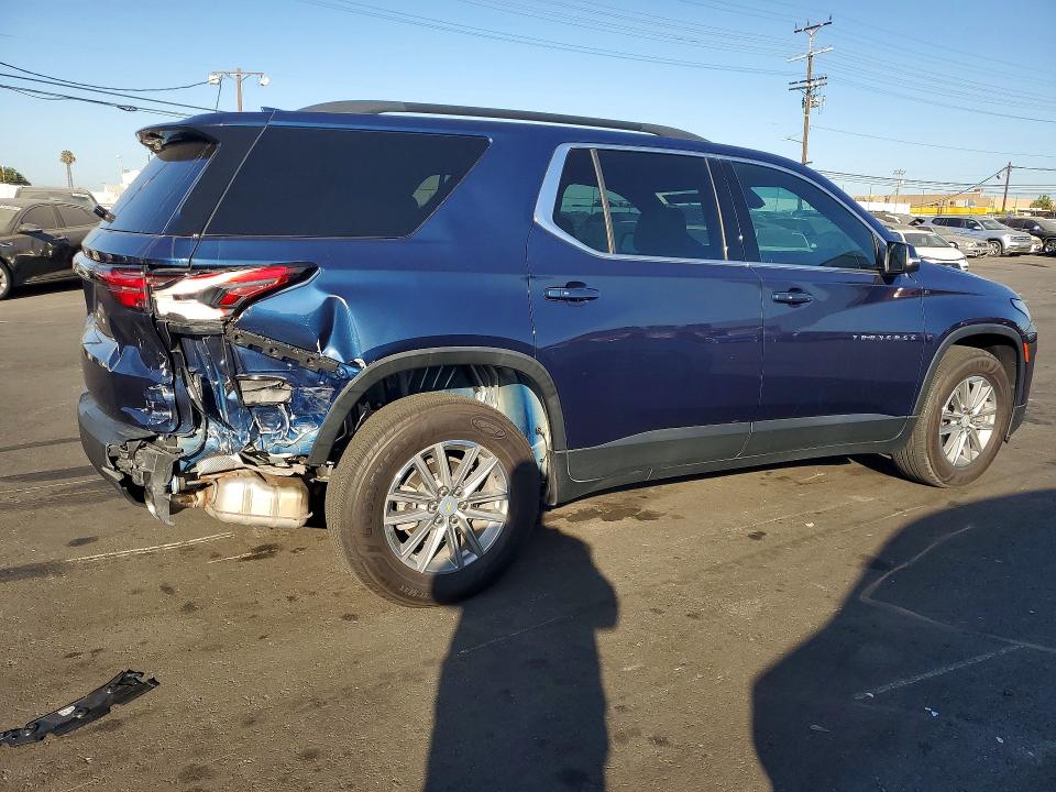 Photo 3 from auction – 2022 CHEVROLET TRAVERSE with VIN 1GNERGKW3NJ150263