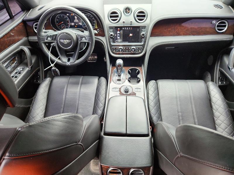 Photo 8 from auction – 2017 BENTLEY BENTAYGA with VIN SJAAC2ZV7HC012602