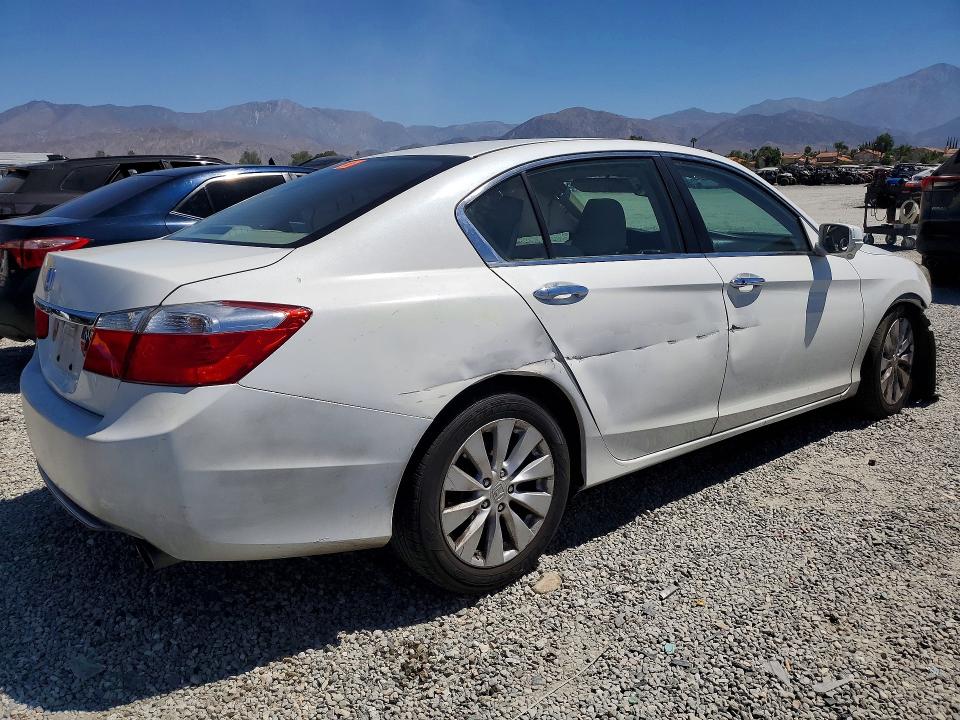 Photo 3 from auction – 2015 HONDA ACCORD with VIN 1HGCR2F78FA027230