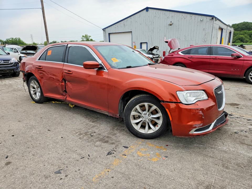 Photo 4 from auction – 2021 CHRYSLER 300 with VIN 2C3CCAAGXMH650403