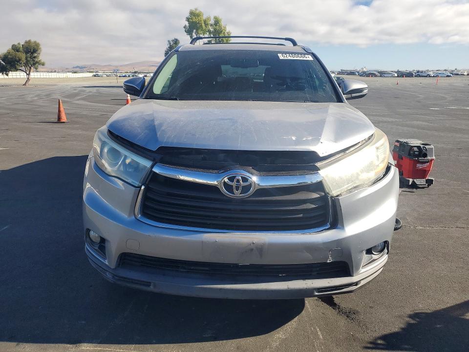 Photo 5 from auction – 2015 TOYOTA HIGHLANDER with VIN 5TDJKRFH7FS113417