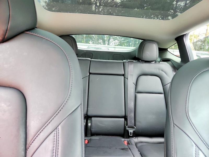 Photo 10 from auction – 2020 TESLA MODEL Y with VIN 5YJYGDEE8LF031593
