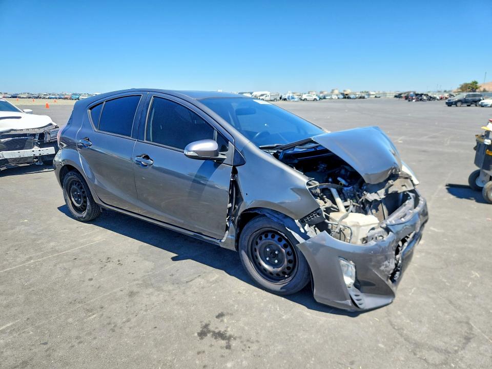 Photo 4 from auction – 2016 TOYOTA PRIUS C with VIN JTDKDTB32G1136611