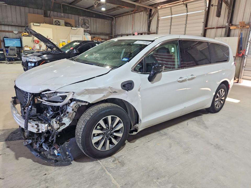 CHRYSLER PACIFICA 2024 with VIN 2C4RC1S78RR158149 - Photo from auction