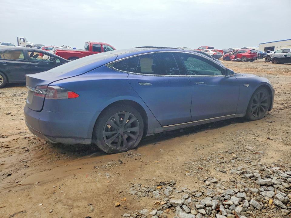 Photo 3 from auction – 2015 TESLA MODEL S with VIN 5YJSA1H29FF098361