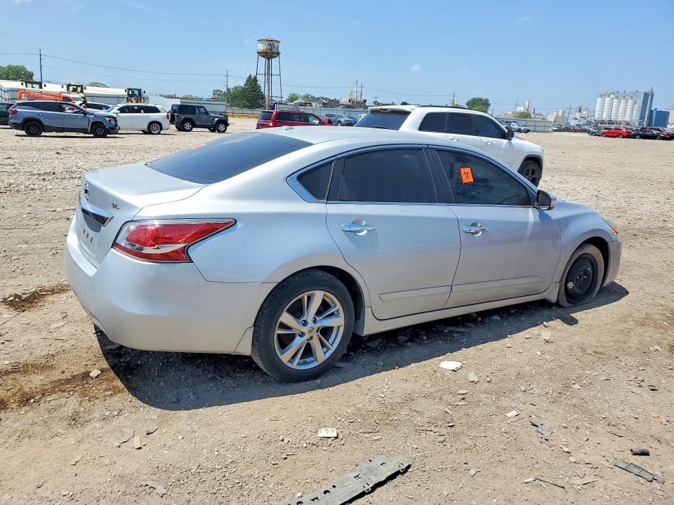 Photo 3 from auction – 2015 NISSAN ALTIMA with VIN 1N4AL3AP7FN376172
