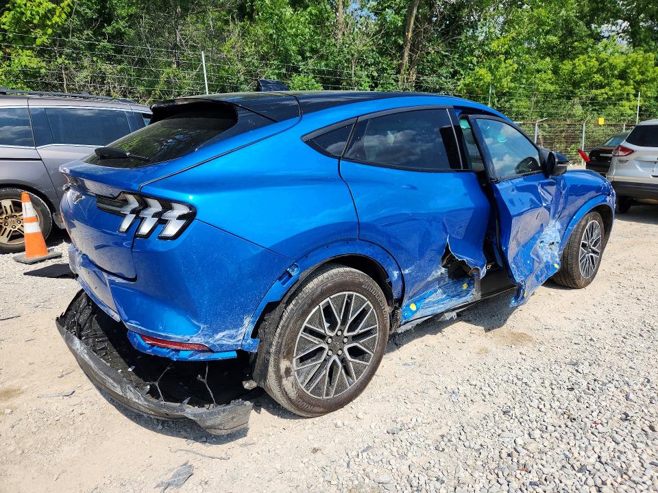 Photo 3 from auction – 2025 FORD MUSTANG MACH-E with VIN 3FMTK3SU6SMA52706
