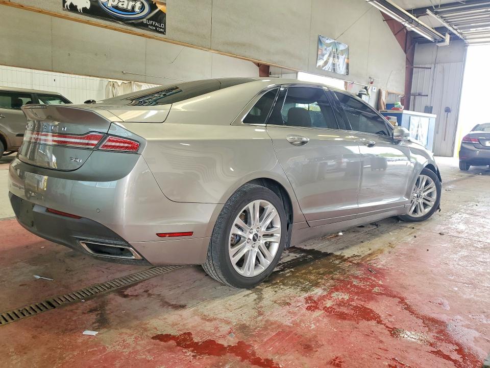 Photo 3 from auction – 2015 LINCOLN MKZ with VIN 3LN6L2LU4FR604098