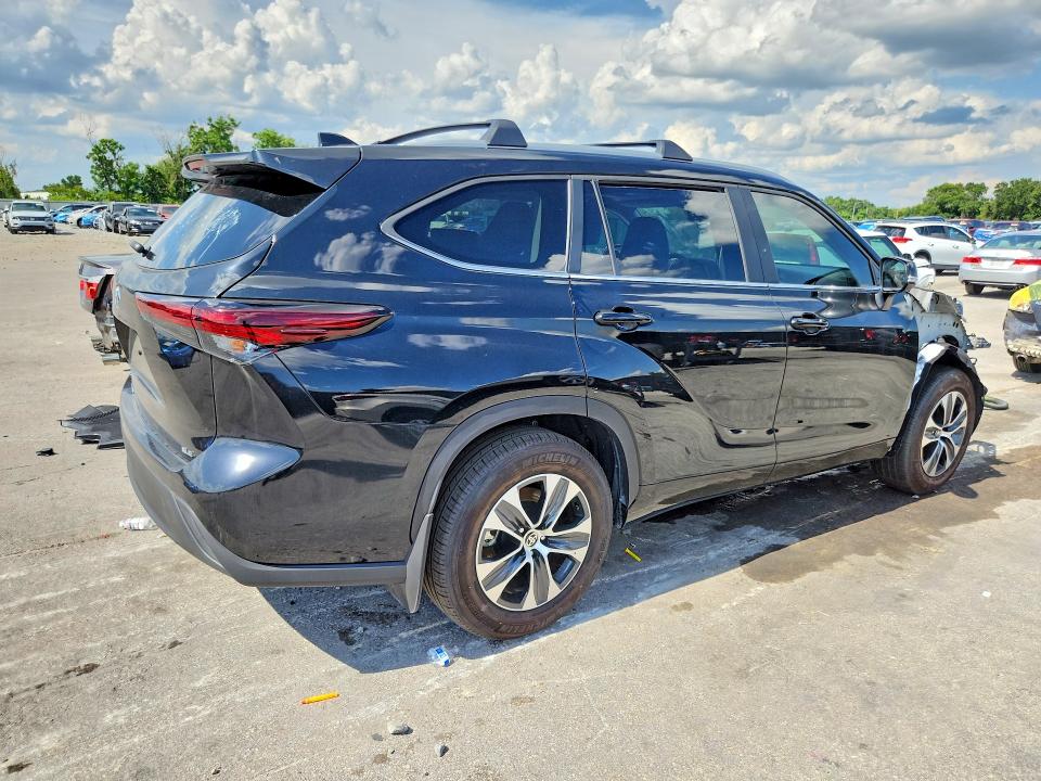 Photo 3 from auction – 2025 TOYOTA HIGHLANDER with VIN 5TDKDRAH4SS557578