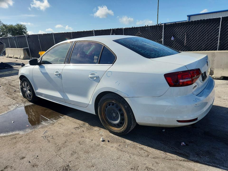 Photo 2 from auction – 2017 VOLKSWAGEN JETTA with VIN 3VW2B7AJ1HM352996
