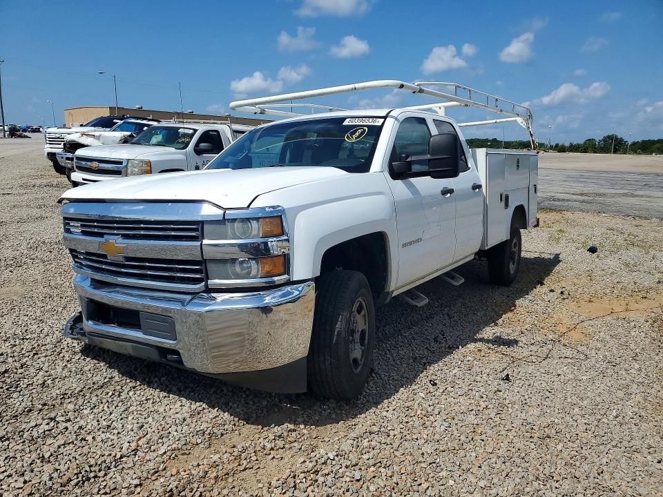 CHEVROLET SILVERADO 2015 مع رقم تعريف المركبة 1GB2CUEG3FZ129596 - صورة من المزاد