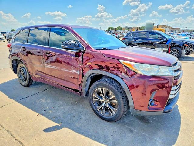 Photo 4 from auction – 2018 TOYOTA HIGHLANDER with VIN 5TDZZRFH8JS268694