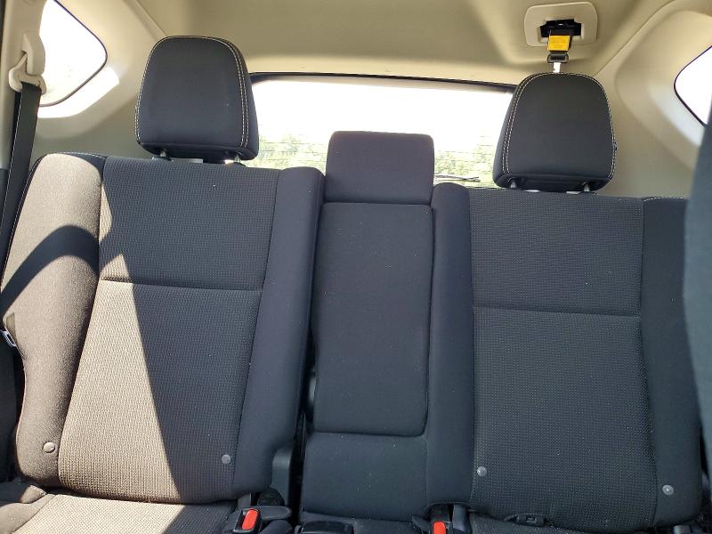 Photo 10 from auction – 2016 TOYOTA RAV4 with VIN 2T3RFREV7GW461703