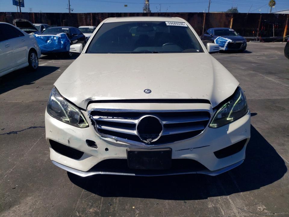 Photo 5 from auction – 2016 MERCEDES-BENZ E with VIN WDDHF6FB1GB183829