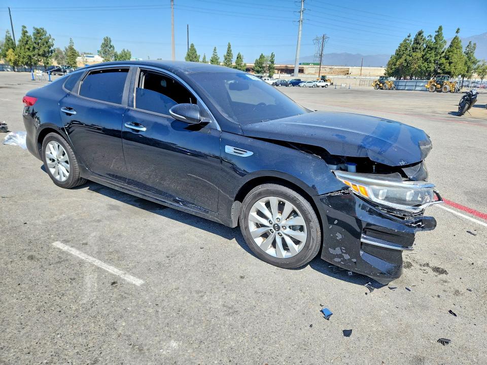 Photo 4 from auction – 2016 KIA OPTIMA with VIN 5XXGU4L3XGG087494