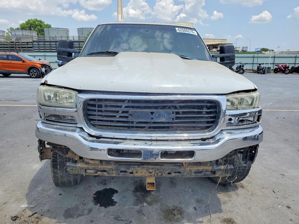 Photo 5 from auction – 2003 GMC SIERRA with VIN 1GTGC13U73F154748