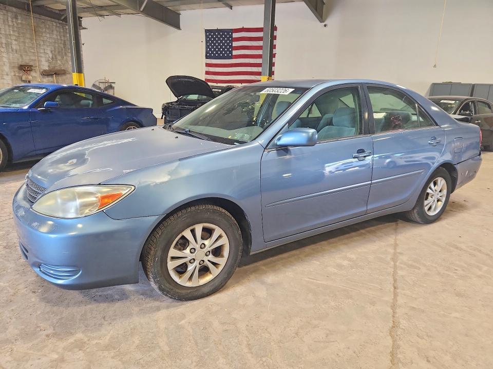 TOYOTA CAMRY 2004 with VIN 4T1BF32KX4U587907 - Photo from auction