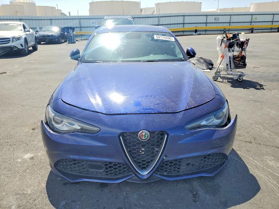 Photo 5 from auction – 2017 ALFA ROMEO GIULIA with VIN ZARFAEBN8H7535664