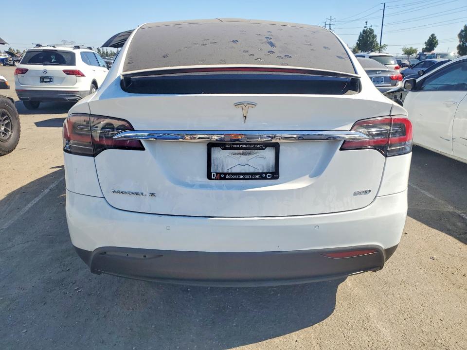 Photo 6 from auction – 2016 TESLA MODEL X with VIN 5YJXCBE2XGF003883