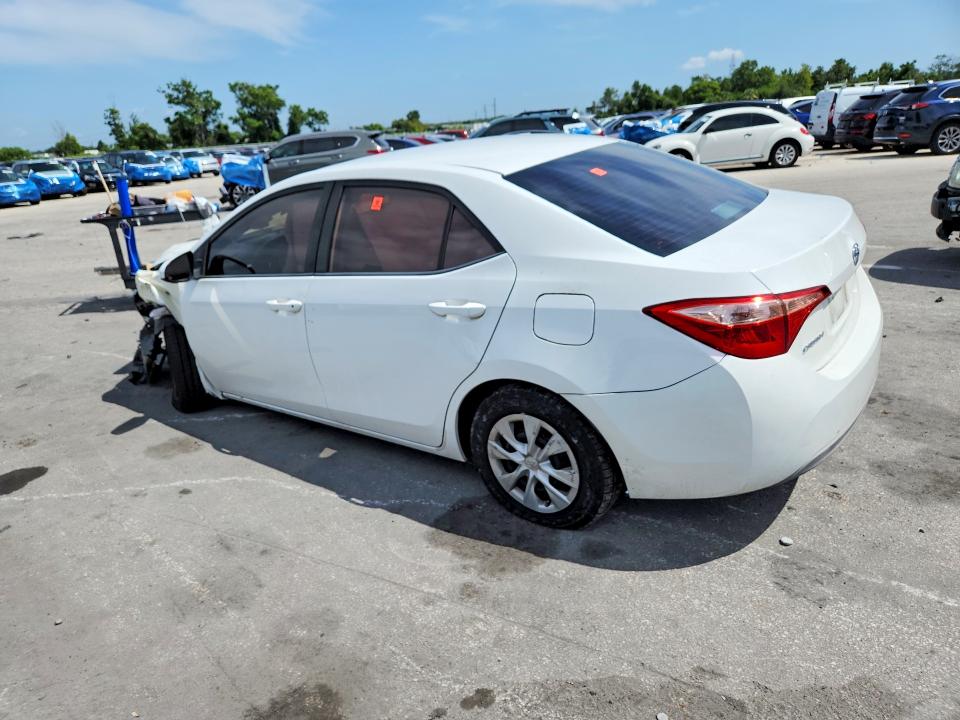 Photo 2 from auction – 2018 TOYOTA COROLLA with VIN 5YFBURHE6JP837392