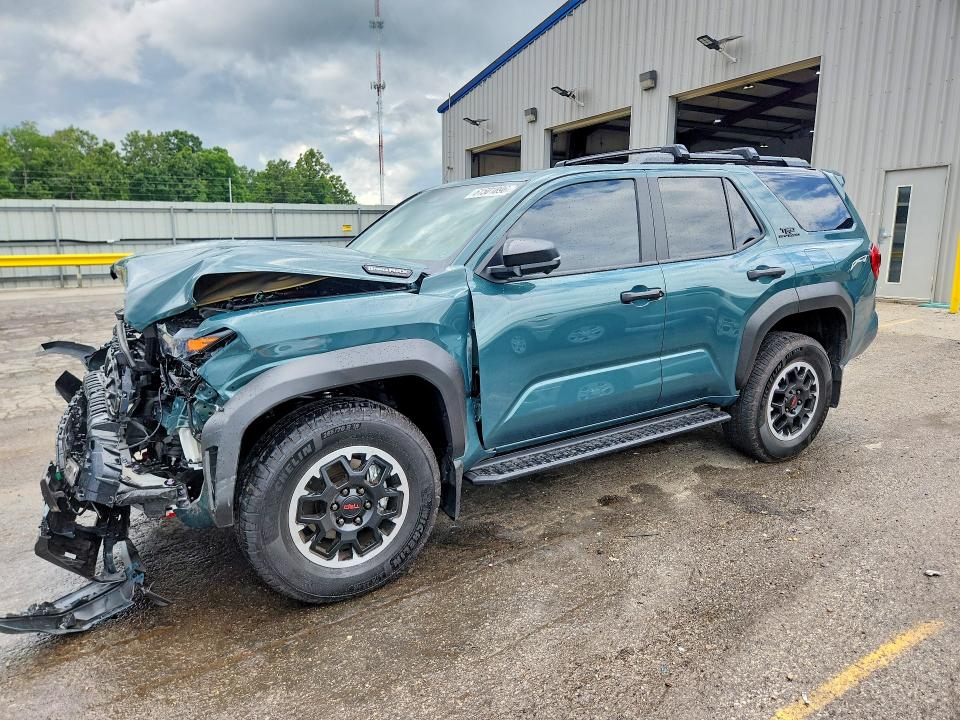 TOYOTA 4RUNNER 2026 مع رقم تعريف المركبة JTEVB5BR7T5040331 - صورة من المزاد